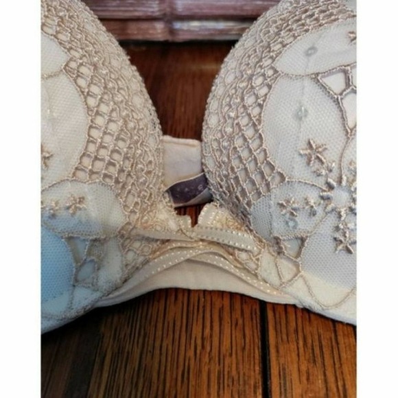 Victoria's Secret Dream Angel bra 32B cream embellished - Picture 2 of 7